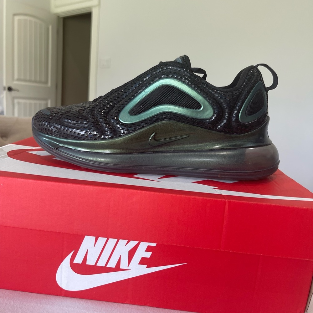 Nike Air Max 720 ‘Throwback Future’